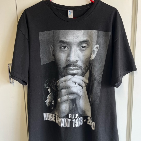 R.I.P Kobe Bryant, 1978–2020, size large, black T-shirt, used, in good condition - Picture 5 of 5